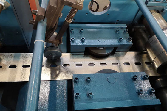 Hydrauliczna automatyczna 3mm lekka stalowa maszyna do formowania kilów