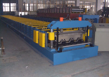 Maszyna do formowania rolek bagażnika podłogowego System napędzania łańcucha lub przekładni hydraulicznej Urządzenie hydrauliczne do cięcia