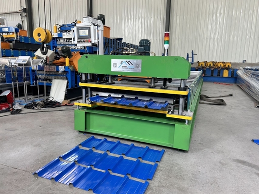 4 kW PLC sterowana maszyna do formowania płyt dachowych na zimno z 18-20 stacjami