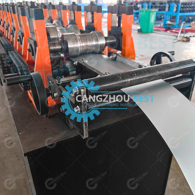 Stalowa grubość 0,8 mm Różnica Embossing Shutter Rolling Door Profile Roll Forming Machine