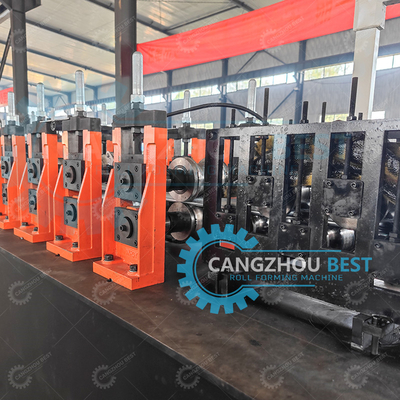 Stalowa grubość 0,8 mm Różnica Embossing Shutter Rolling Door Profile Roll Forming Machine