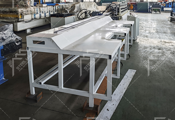 PLC Automatyczna maszyna do formowania rolki metalowej i ścieżek do produkcji sieci sufitowej