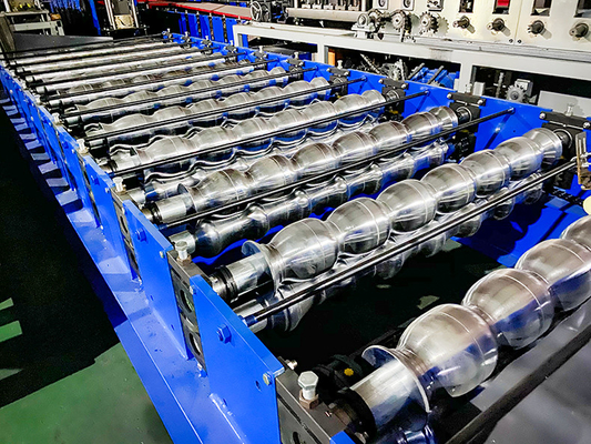 Galwanizowana stal Hydrauliczne cięcie dachowe Panel szklane płytki rolkowe formowania maszyny zimne