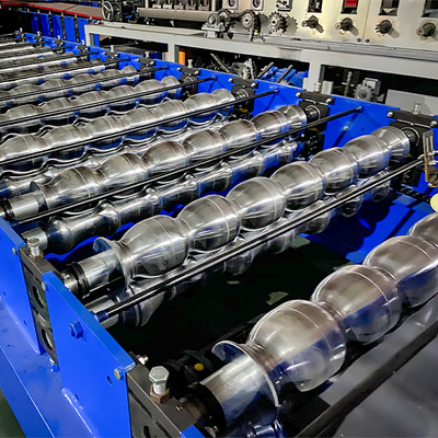 Galwanizowana stal Hydrauliczne cięcie dachowe Panel szklane płytki rolkowe formowania maszyny zimne