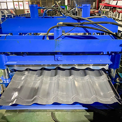 Galwanizowana stal Hydrauliczne cięcie dachowe Panel szklane płytki rolkowe formowania maszyny zimne