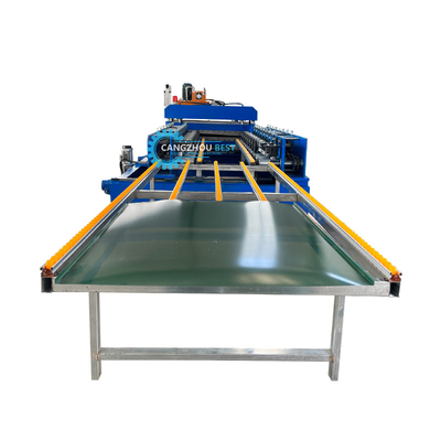 Automatyczna zmiana rozmiaru PU Liner Steel Profile Roof Sheet Roll Forming Machine dla 0,3-0,8 mm