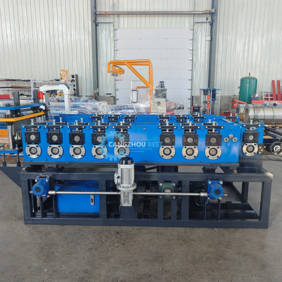 Kolor Stalowy Automatyczna zmiana wielkości Przenośna stojąca szwy dachowej arkusz Roll Forming Machine
