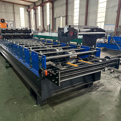 0.25-0.6mm Grubość Trzywarstwowa maszyna do formowania rolki 5.5Kw Moc silnika głównego