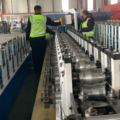 Hydrauliczna maszyna do formowania rolek stalowych do rolet z funkcją cięcia i sterowaniem PLC
