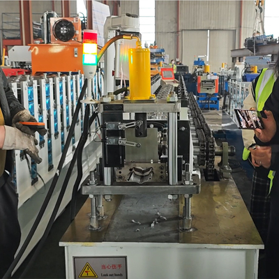 Hydrauliczna maszyna do formowania rolek stalowych do rolet z funkcją cięcia i sterowaniem PLC