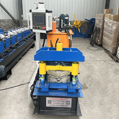 Maszyna do formowania na zimno kalenicy z profilu stalowego z napięciem 380V, 14 rzędami rolek i hydrauliką 40# do projektu blachy dachowej IBR