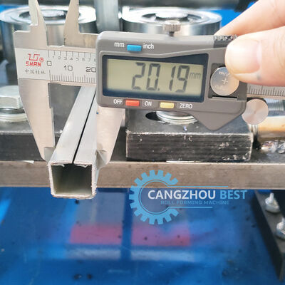 Maszyna do formowania rolek do produkcji kwadratowych rur ze stali profilowej 20x20mm z laserowym spawaniem