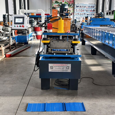 Samoblokująca maszyna do formowania rolek paneli dachowych